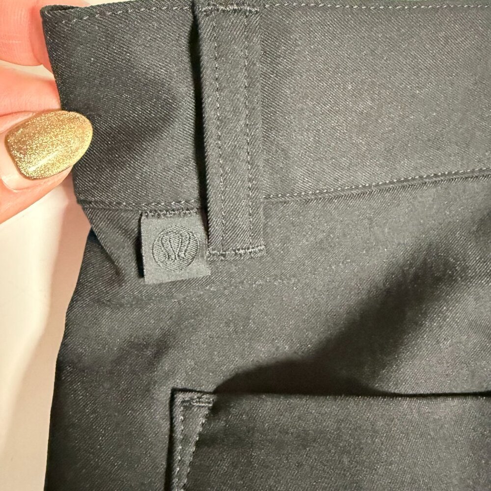 Lululemon Relaxed-Fit Smooth Twill Short 9" - Picture 6 of 9
